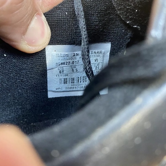 NIKE Soccer Shoes with Cleats Kid's size 6Y Black Silver Blue 359622-017 - Picture 5 of 5